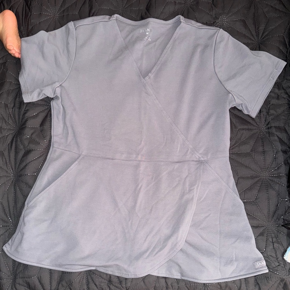 Scrub top